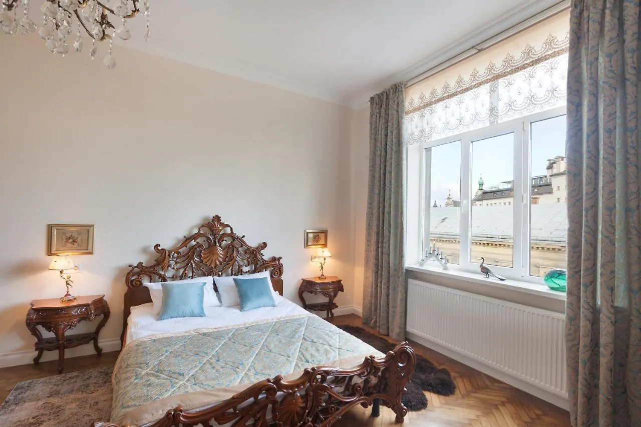 Luxovski Apartment Lviv 0*,
